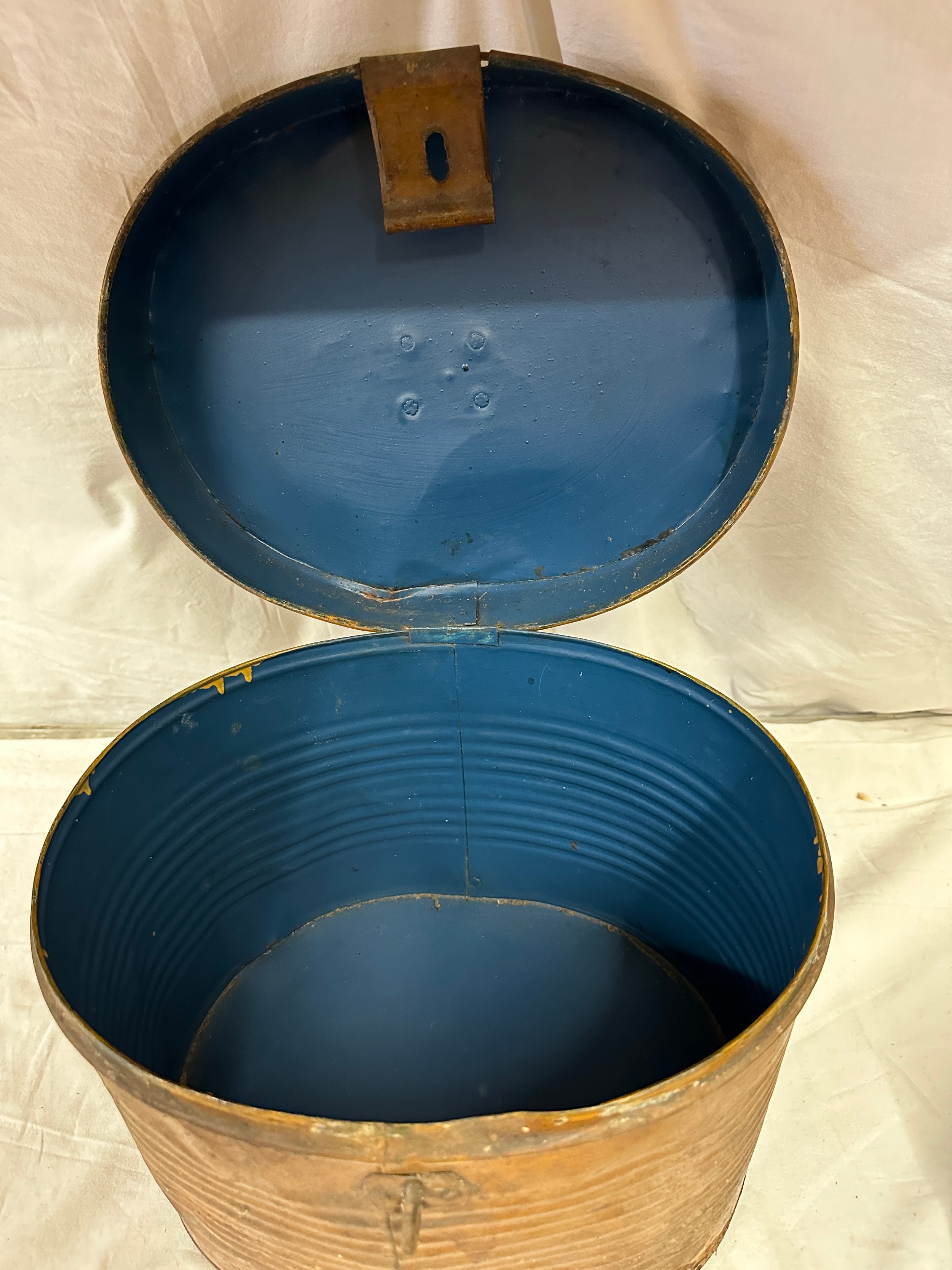 A silk top hat by J Robinson & Sons, Driffield. Approx. circumference 58cm, in a metal hat box. - Image 3 of 6