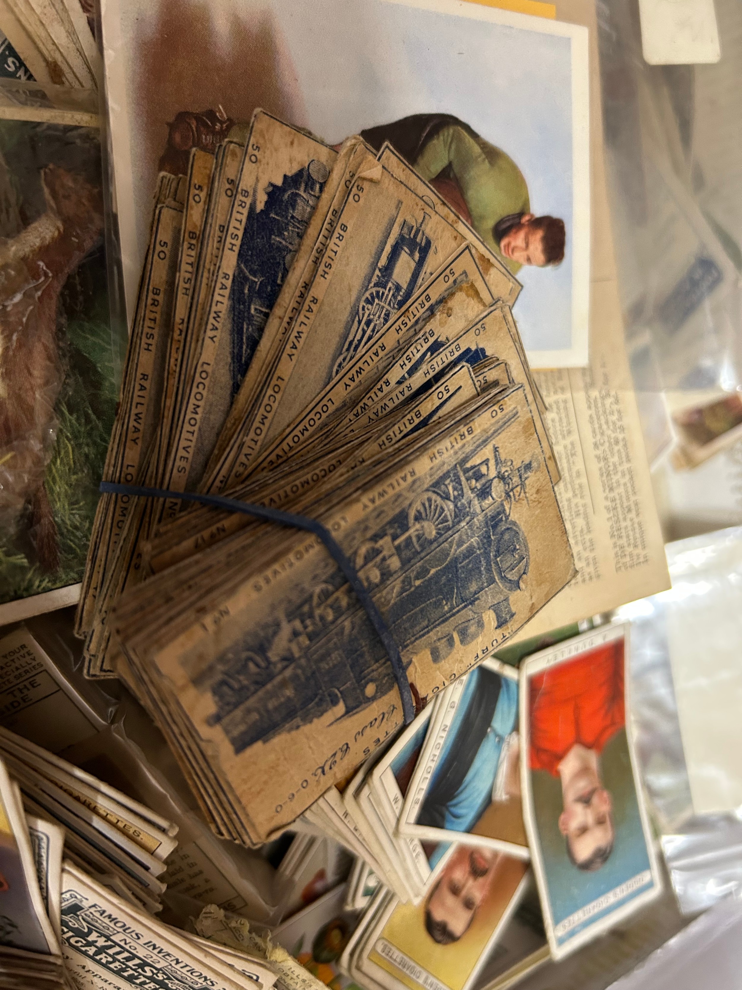 A vast quantity of cigarette cards, 7 shoeboxes full to include albums (many complete), various - Bild 8 aus 8