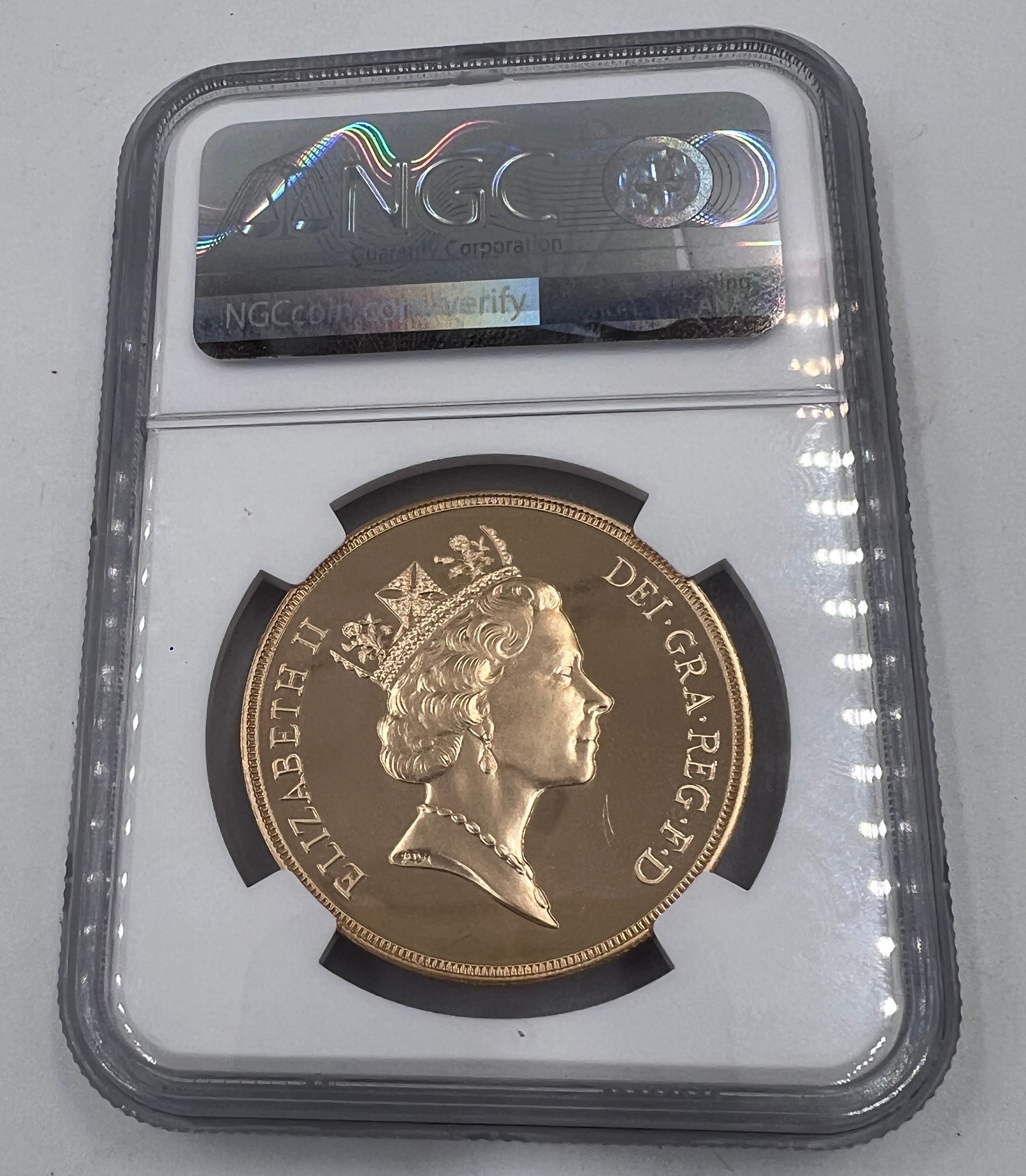 UNITED KINGDOM. Elizabeth II, 1952-2022. Gold 5 pounds (five sovereigns), 1990. Royal Mint. Proof.