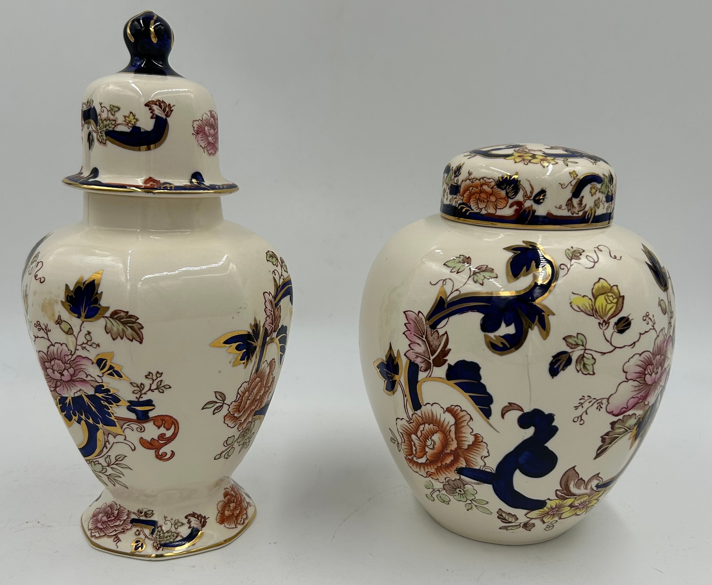 A selection of ceramic's to include Two Masons jars, one a ginger jar and two Royal Crown Derby - Bild 2 aus 6