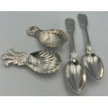 Silver to include two caddy spoons, Birmingham 1977 and Sheffield 1981 together with two teaspoons