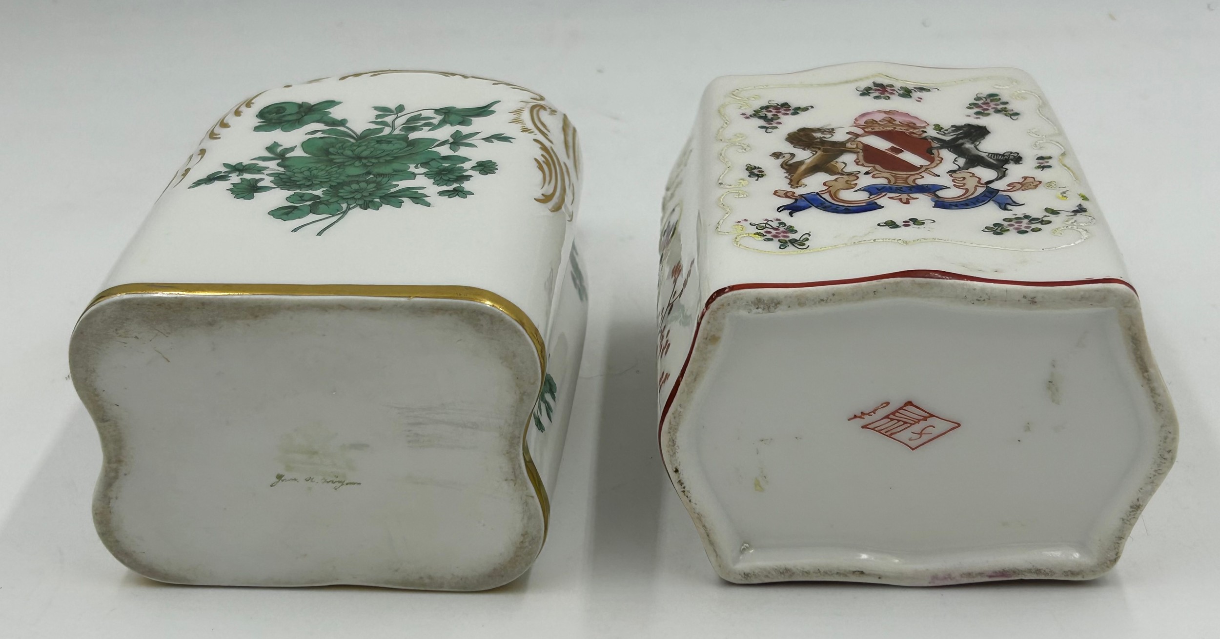 Two 19th century Porcelain Tea Caddies by Samson of Paris, one with armorial crest, one with - Image 5 of 5
