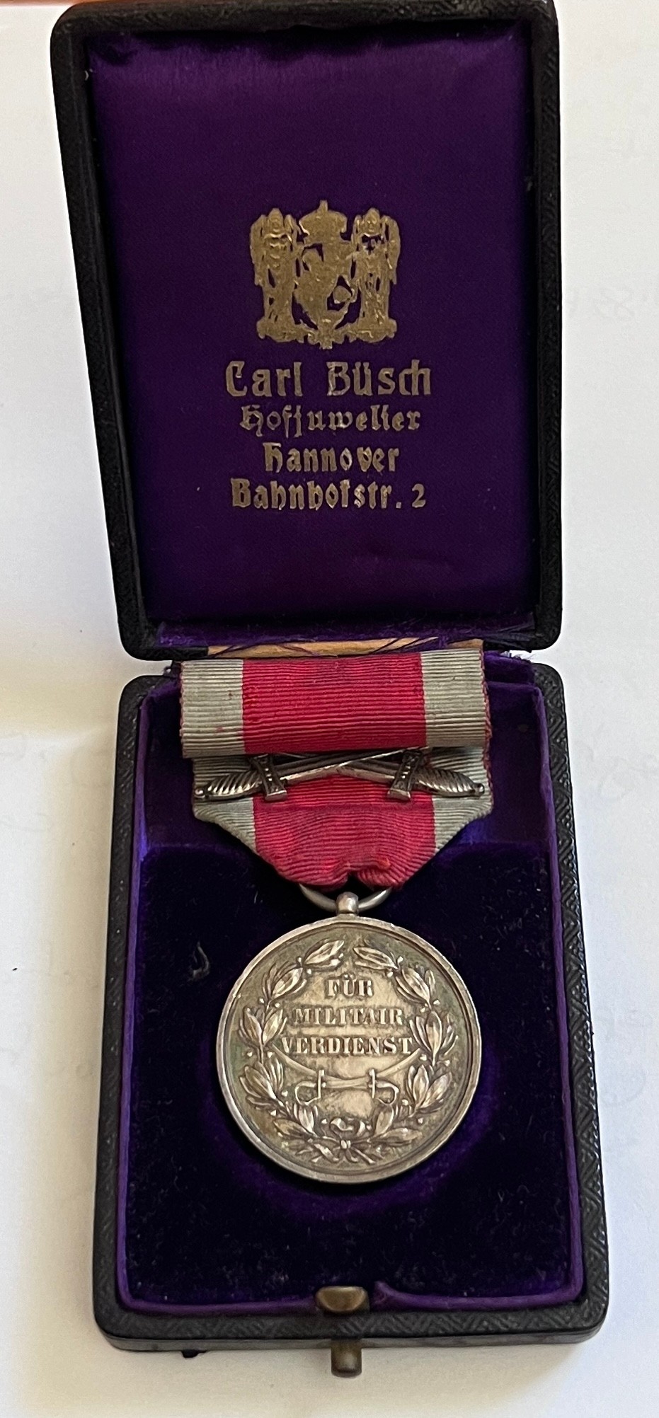 Schaumburg-Lippe, Military Merit Medal 1914-1918, silver, with crossed swords on ribbon in fitted