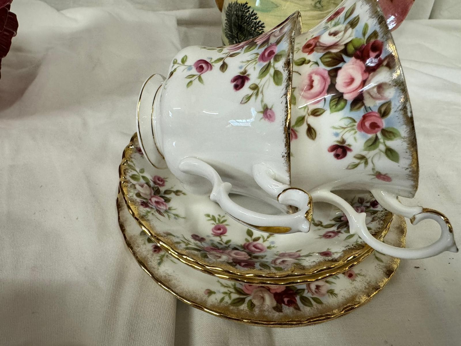 A miscellany of ceramics to include a part Royal Albert 'Rainbow' tea service, part Royal Albert ' - Image 3 of 7