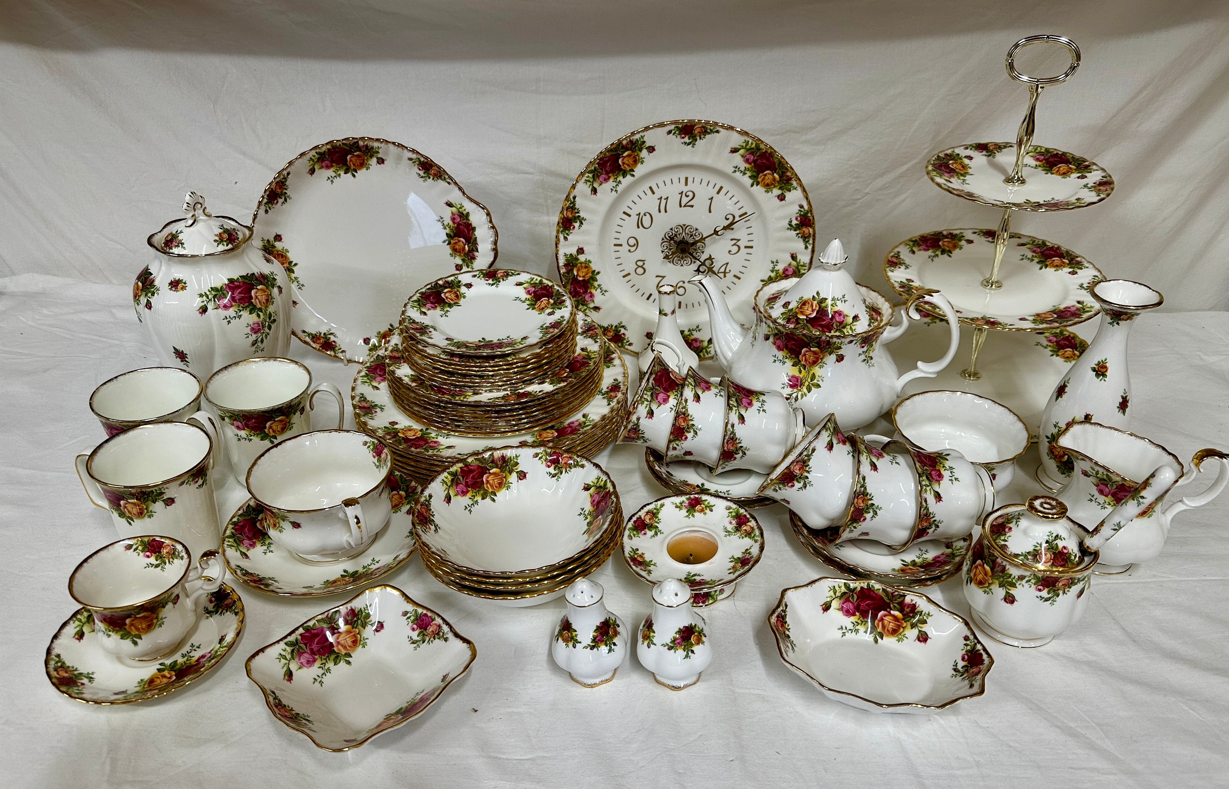 Old Country Roses Royal Albert part dinner/tea service to include cake stand, tea pot, sandwich