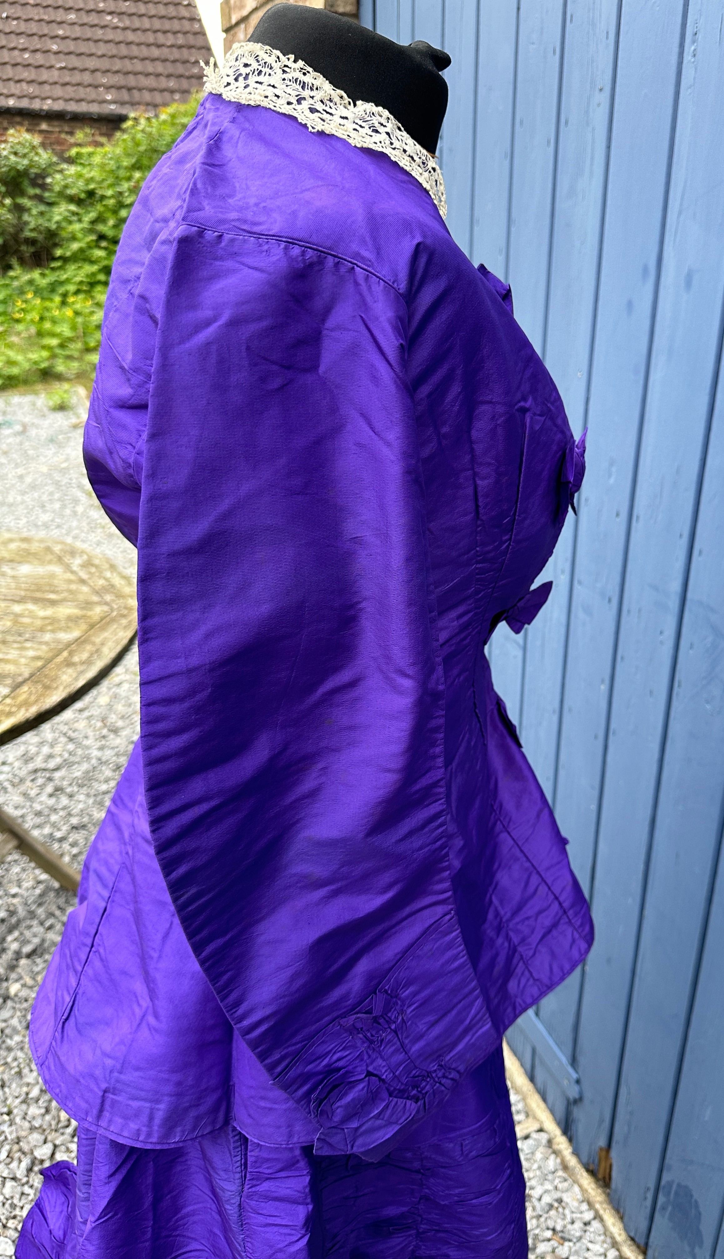A Victorian taffeta purple skirt and bodice with hooks and bows to the front and lace collar. - Image 6 of 15