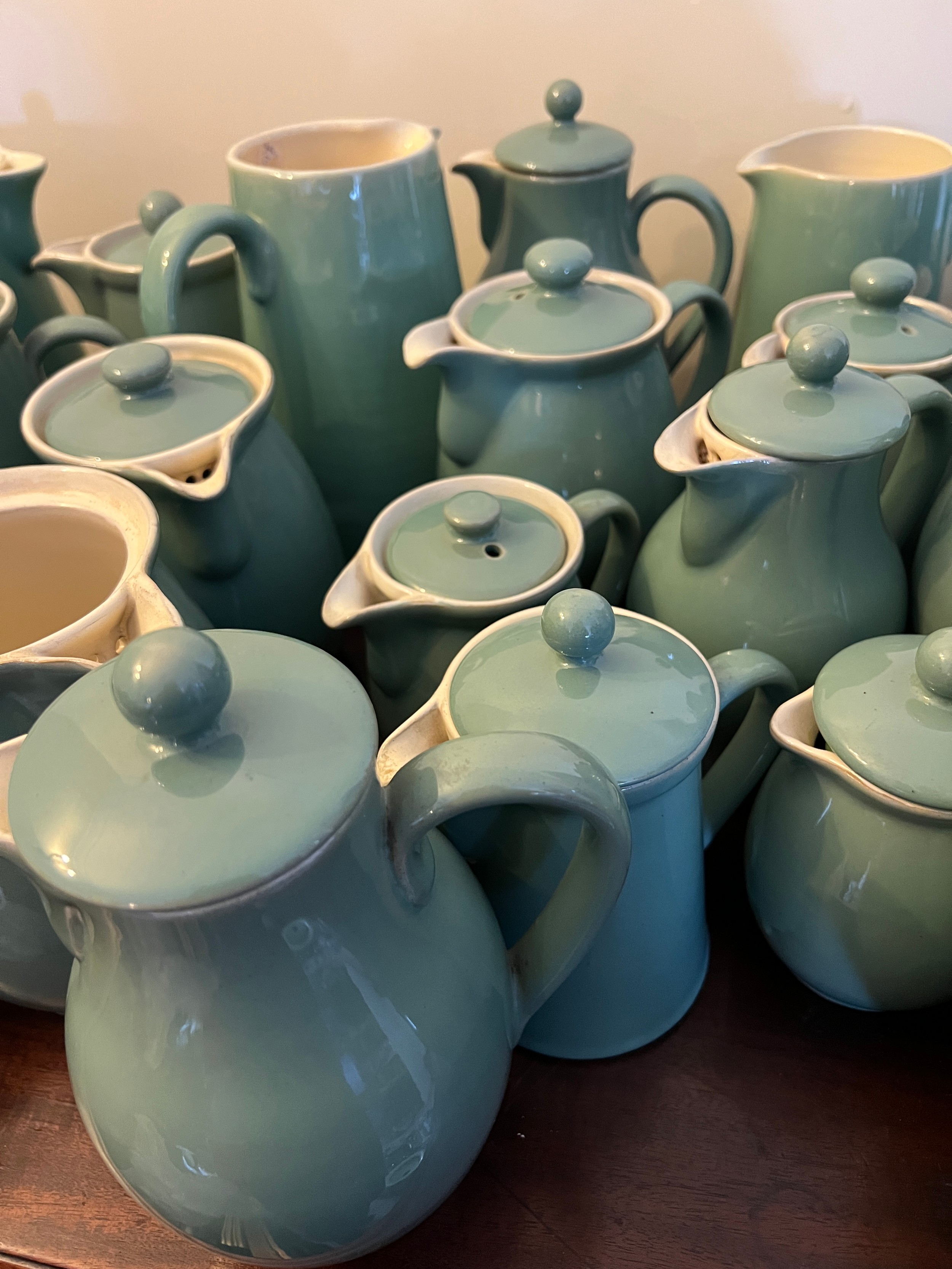 A large quantity of Derby Manor Green ceramics to include jugs, tureens etc. - Bild 3 aus 5