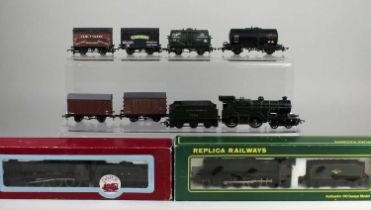 A Dapol OO gauge model railway locomotive D/3 4-6-0 County GWR Green Worcester, boxed, and a Replica