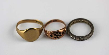 A 9ct gold signet ring, a 9ct gold ring mount, Chester 1912, and a white gold and colourless gem set
