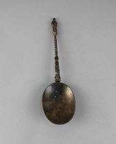 A Victorian silver apostle serving spoon with oval bowl, maker William Hutton, London 1897, 1.5oz