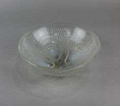 An R Lalique 'coquilles' opalescent glass bowl 16cm diameter