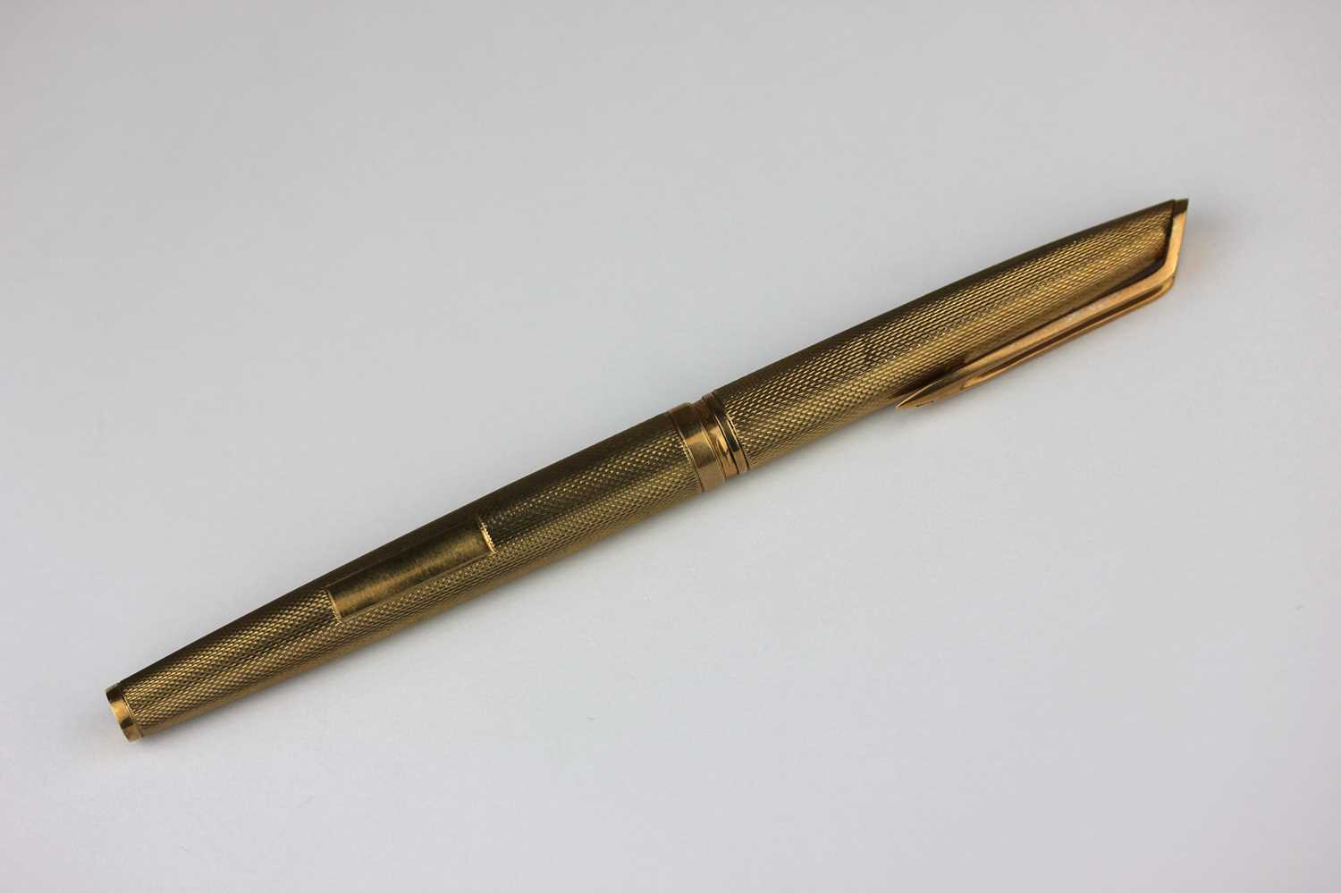 A Watermans 9ct gold fountain pen gross weight 23.6g