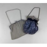 A George V silver framed mesh evening bag with silver chain handle, London 1918, gross weight 6oz,