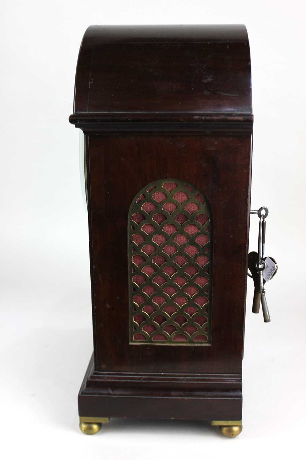 An elegant Edwardian brass inlaid and brass mounted mahogany chiming bracket clock, c.1900/1920, - Image 2 of 3