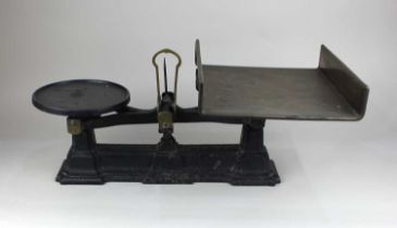 A set of W & T Avery cast iron and brass scales 'to weigh 20lb'