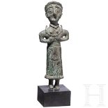 Bronzestatuette einer Frau mit Halbmond, neoelamitisch, 8. - 7. Jhdt. v. Chr.