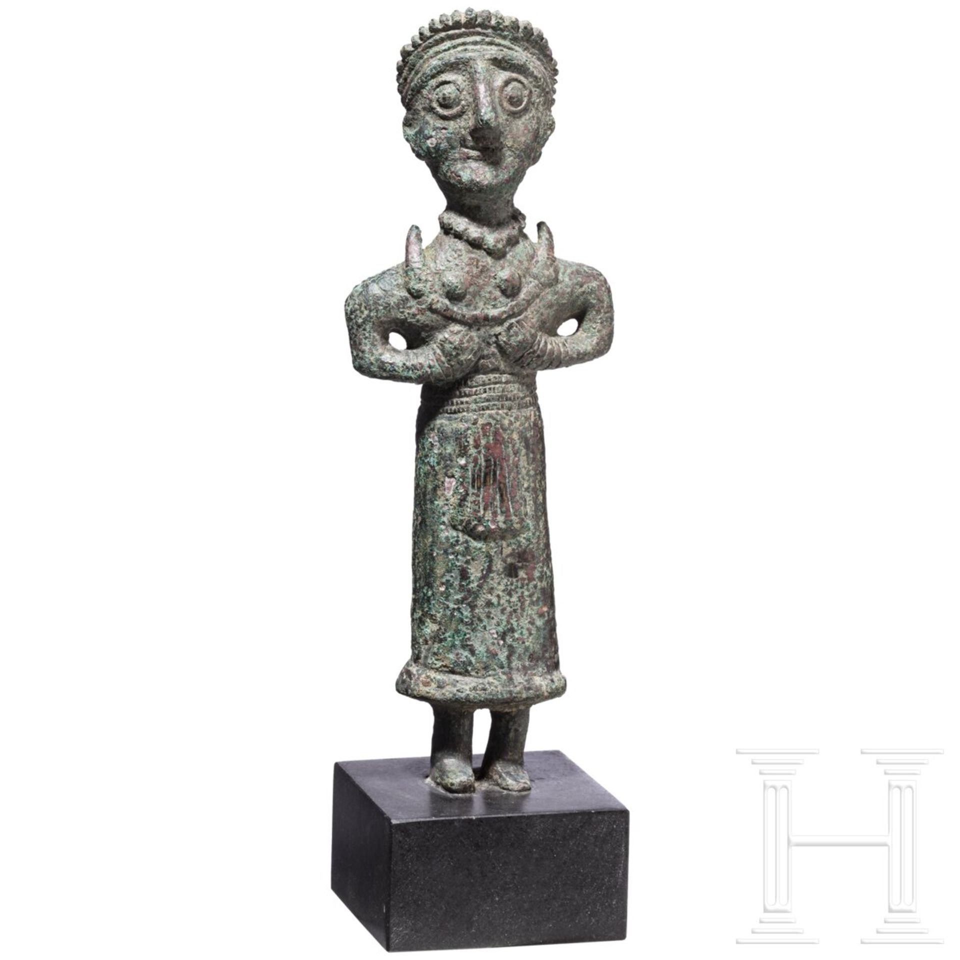 Bronzestatuette einer Frau mit Halbmond, neoelamitisch, 8. - 7. Jhdt. v. Chr.