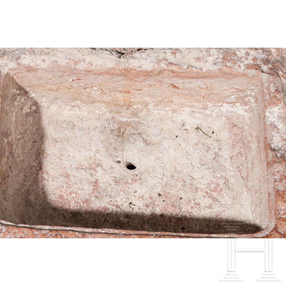 Becken aus Marmo rosso di Verona sowie Terrakotta-Maskaron, Italien, 17. - 18. Jhdt. - Image 6 of 7