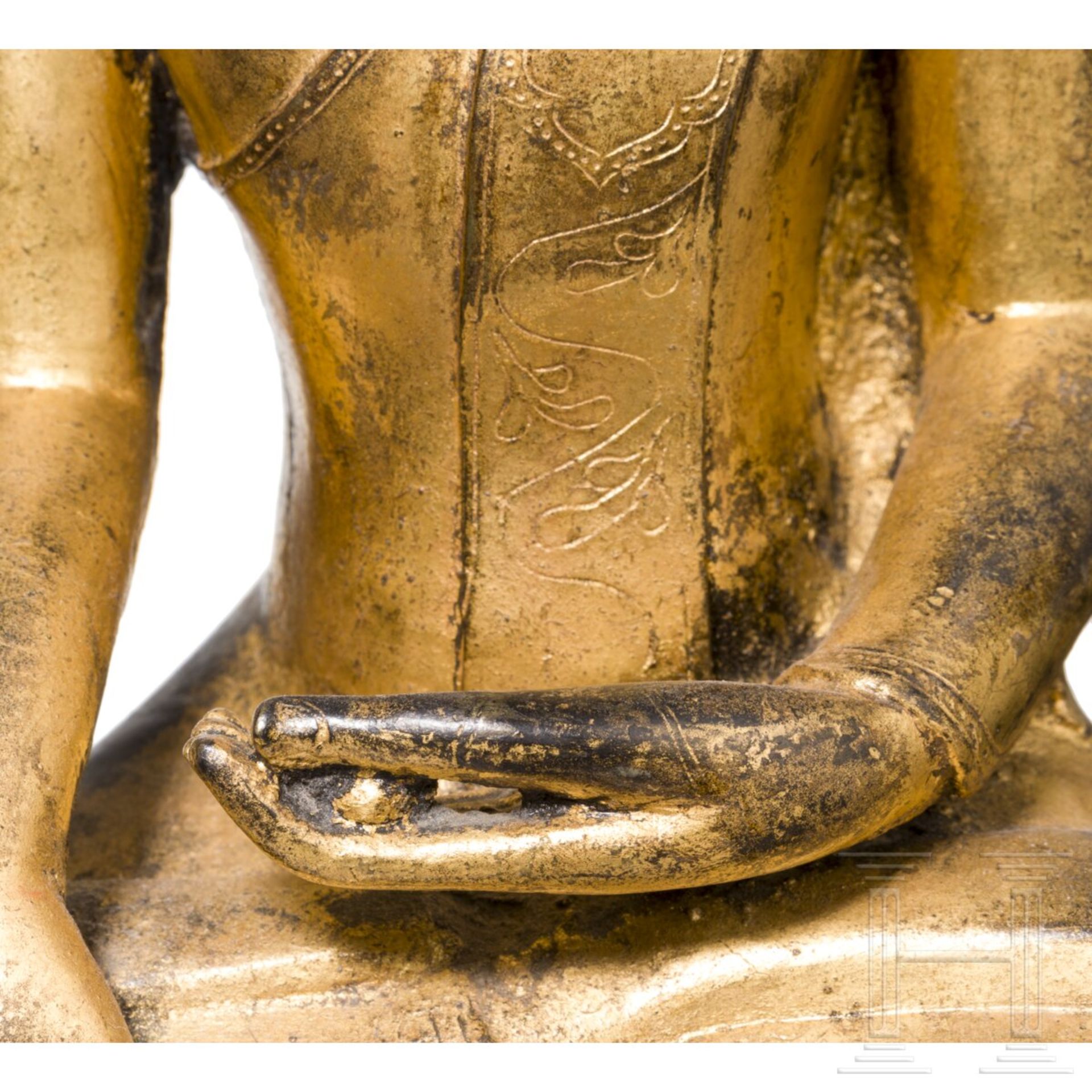 Lackierte und vergoldete Buddhafigur, Burma, 17./18. Jhdt. - Bild 5 aus 7