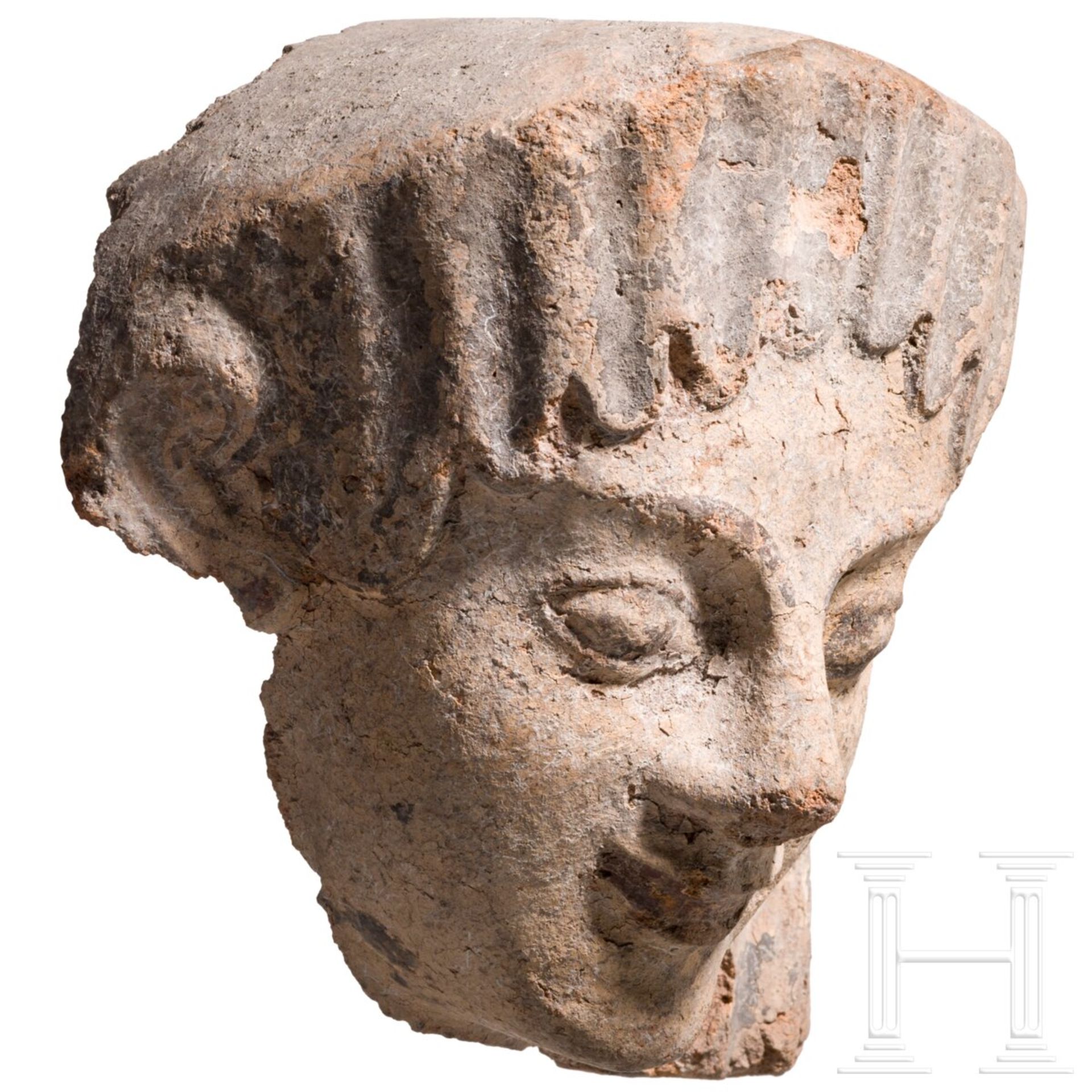 Antefix aus Ton mit Bemalungsresten, etruskisch, spätes 6. Jhdt. v. Chr. - Bild 2 aus 5