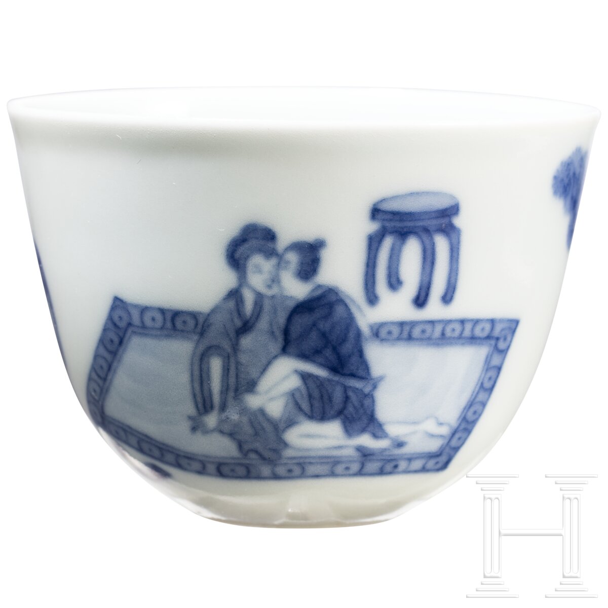 Blau-weißes Koppchen mit erotischer Darstellung und Kangxi-Marke, wohl aus dieser Zeit (18. Jhdt.)