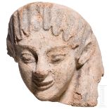 Antefix aus Ton mit Bemalungsresten, etruskisch, spätes 6. Jhdt. v. Chr.