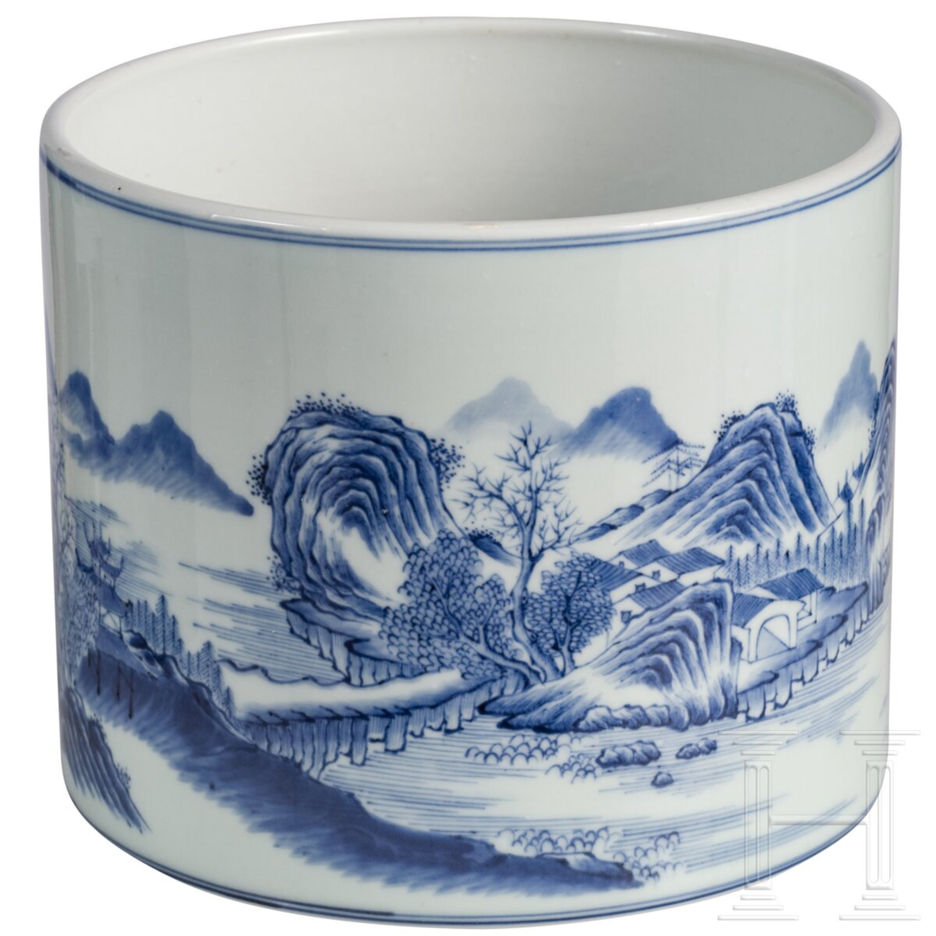 Großer blau-weißer Pinseltopf mit Berglandschaft, China, 19./20. Jhdt.  - Bild 2 aus 16