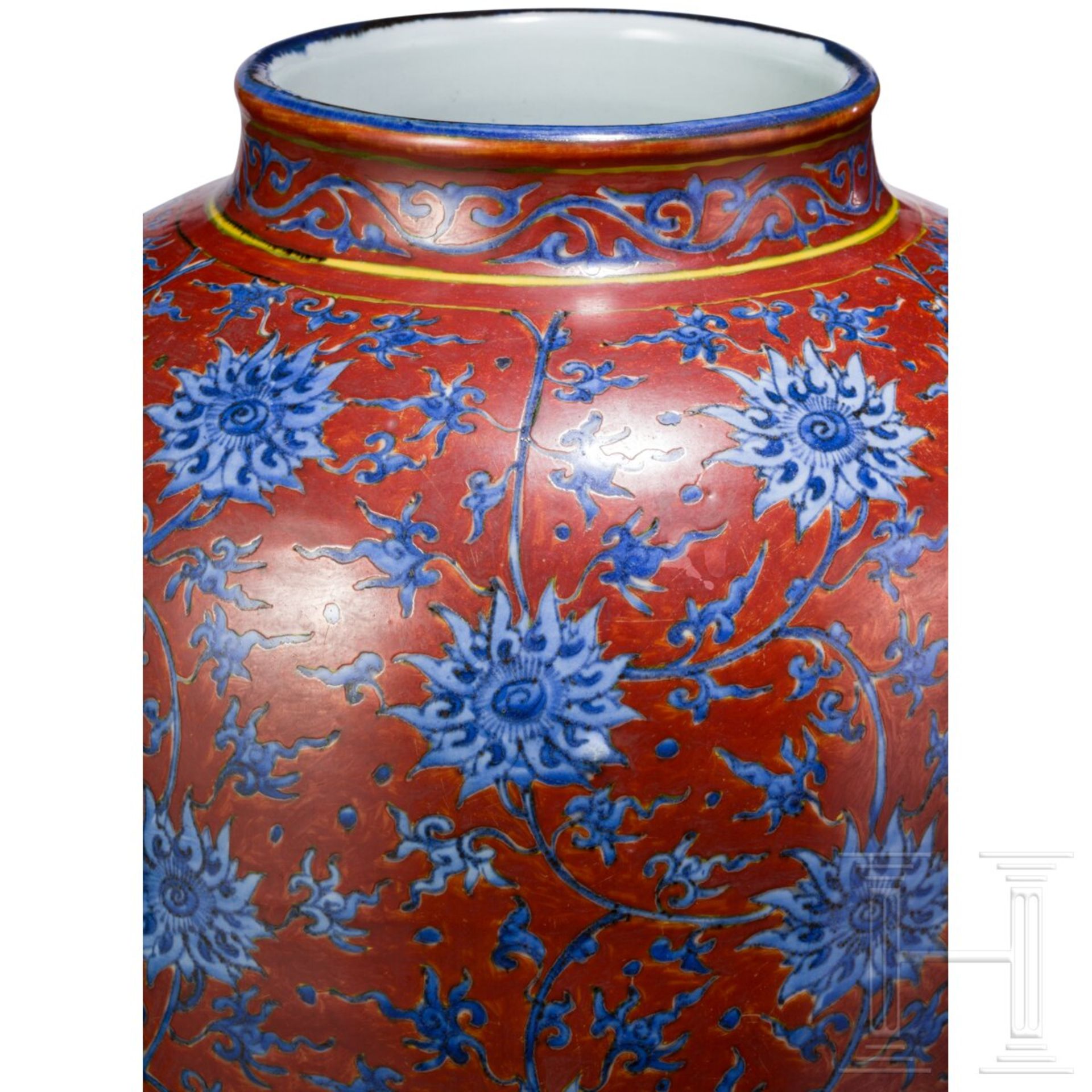Sehr große Vase mit Lotusblüten, China, wohl späte Ming-Dynastie  - Bild 4 aus 19