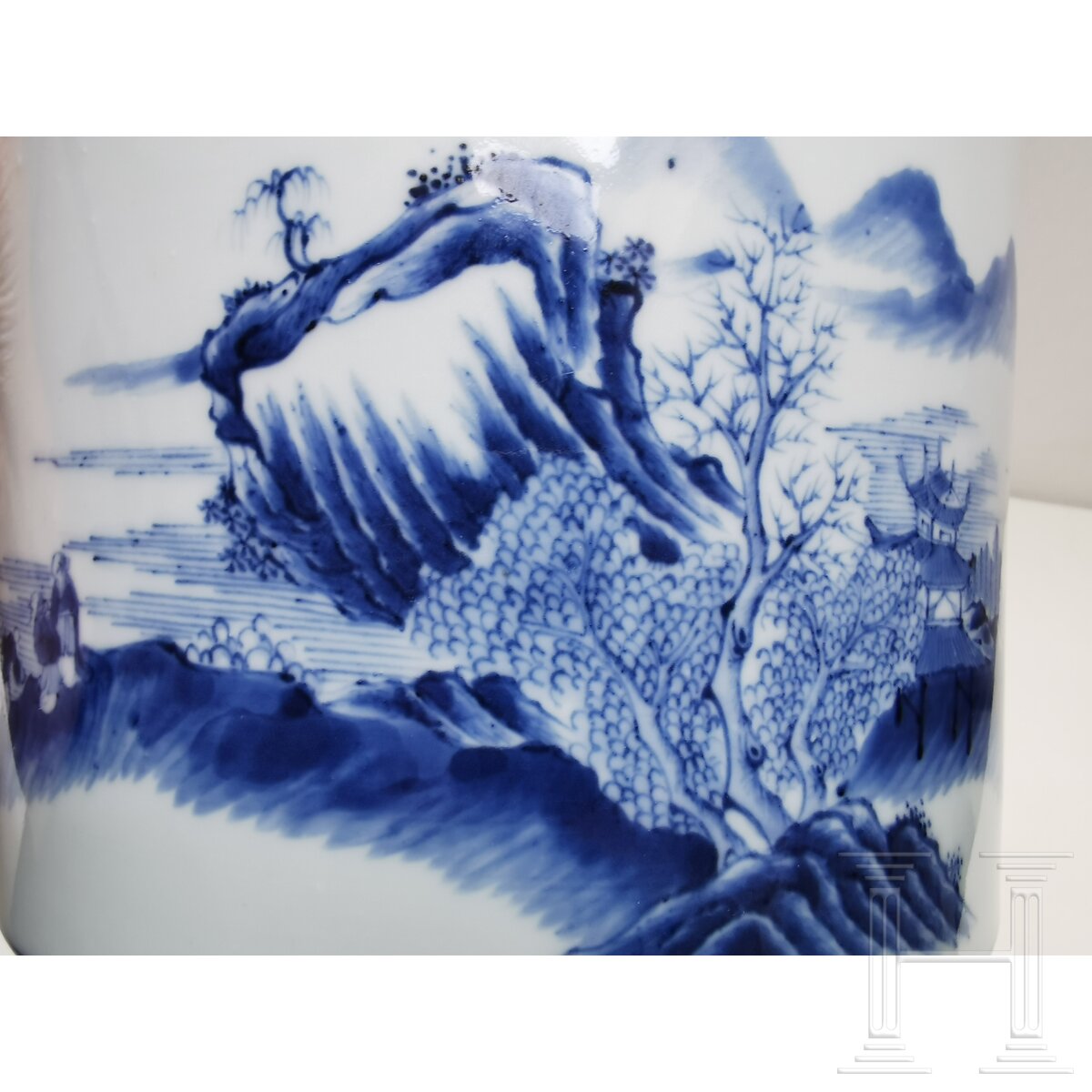 Großer blau-weißer Pinseltopf mit Berglandschaft, China, 19./20. Jhdt. - Image 12 of 16