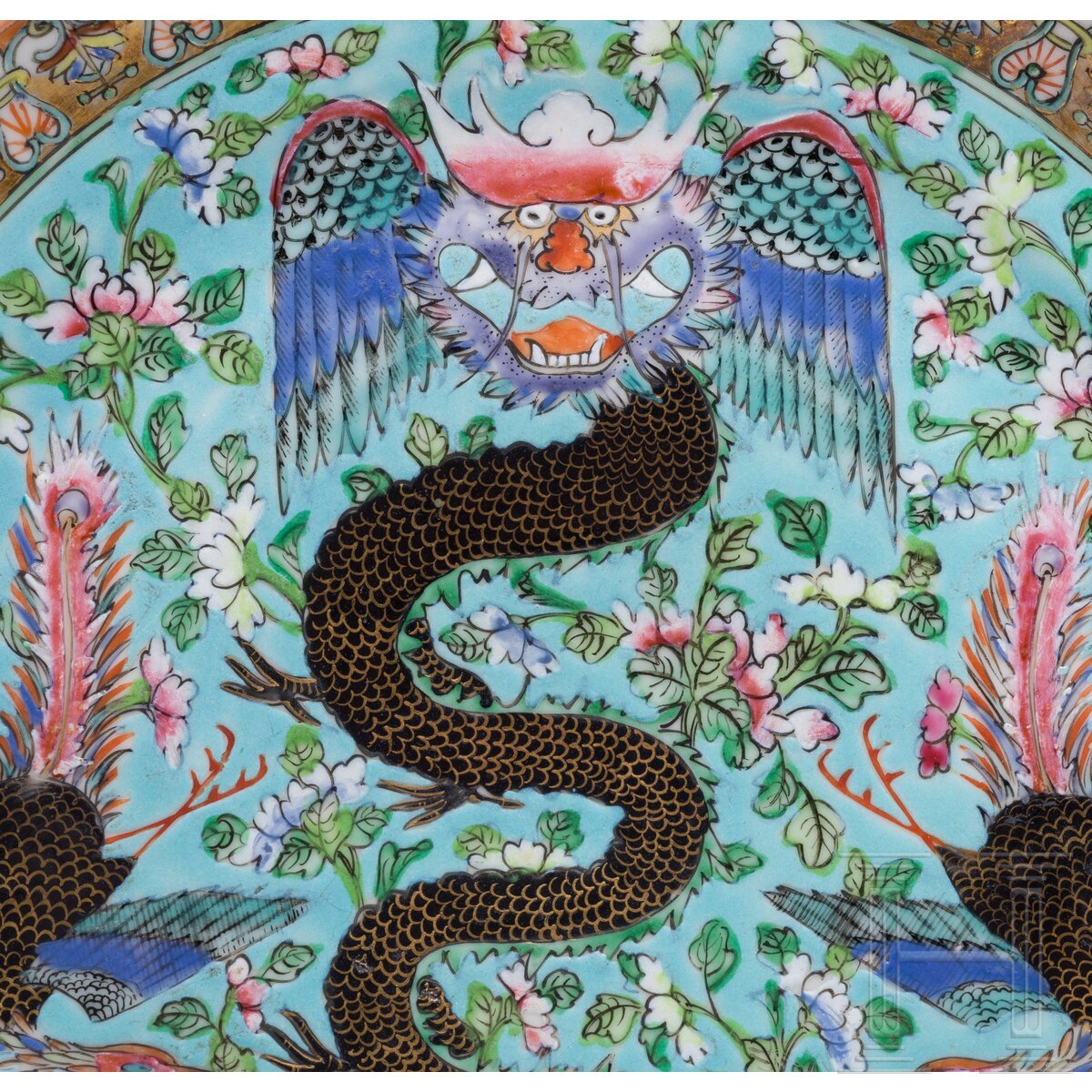 Ein Paar Porzellanteller mit Emailledekor, China, späte Quing-Dynastie - Image 2 of 4