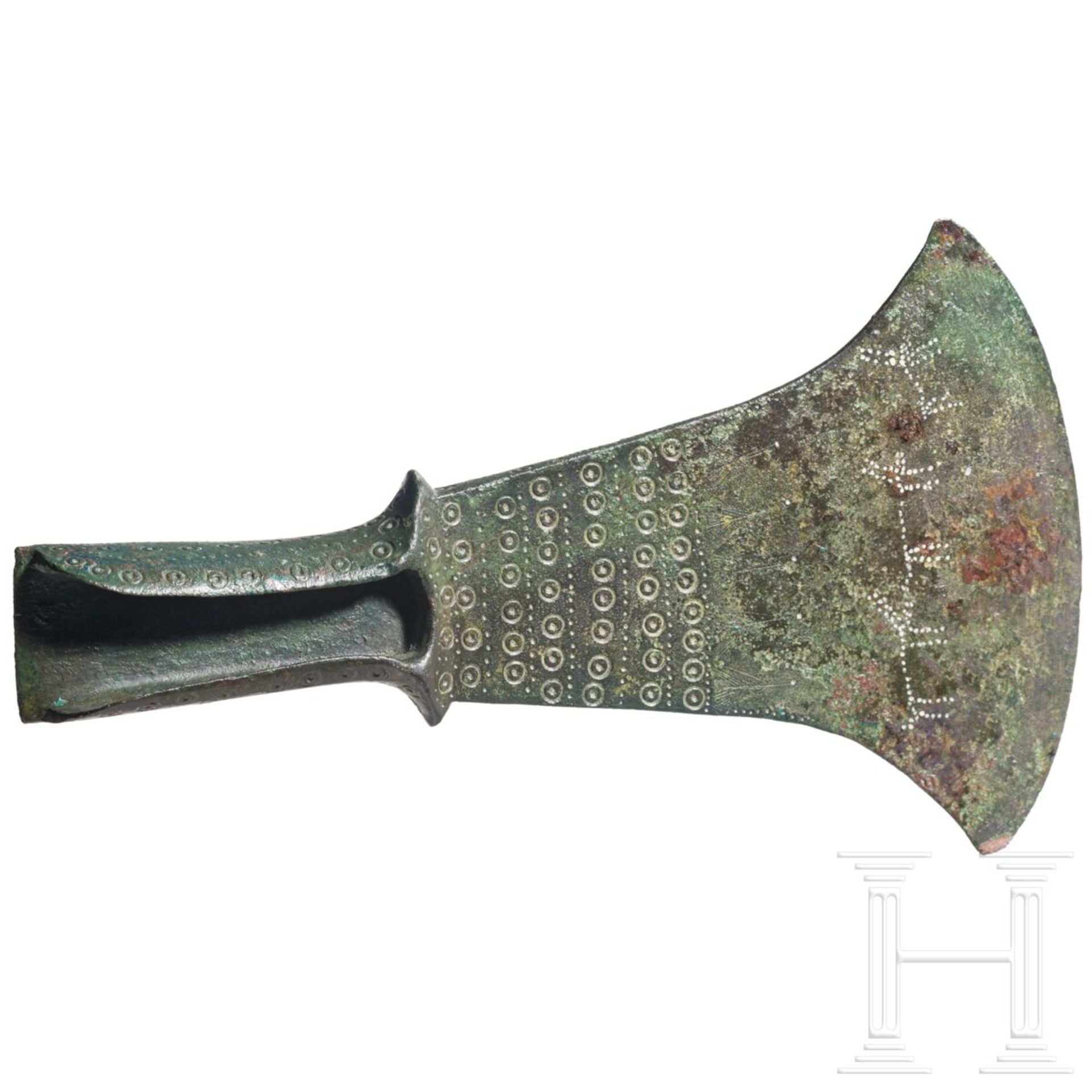 Bronzebeil für zeremonielle Zwecke, etruskisch, 2. Hälfte 8. - frühes 7. Jhdt. v. Chr. - Bild 3 aus 7