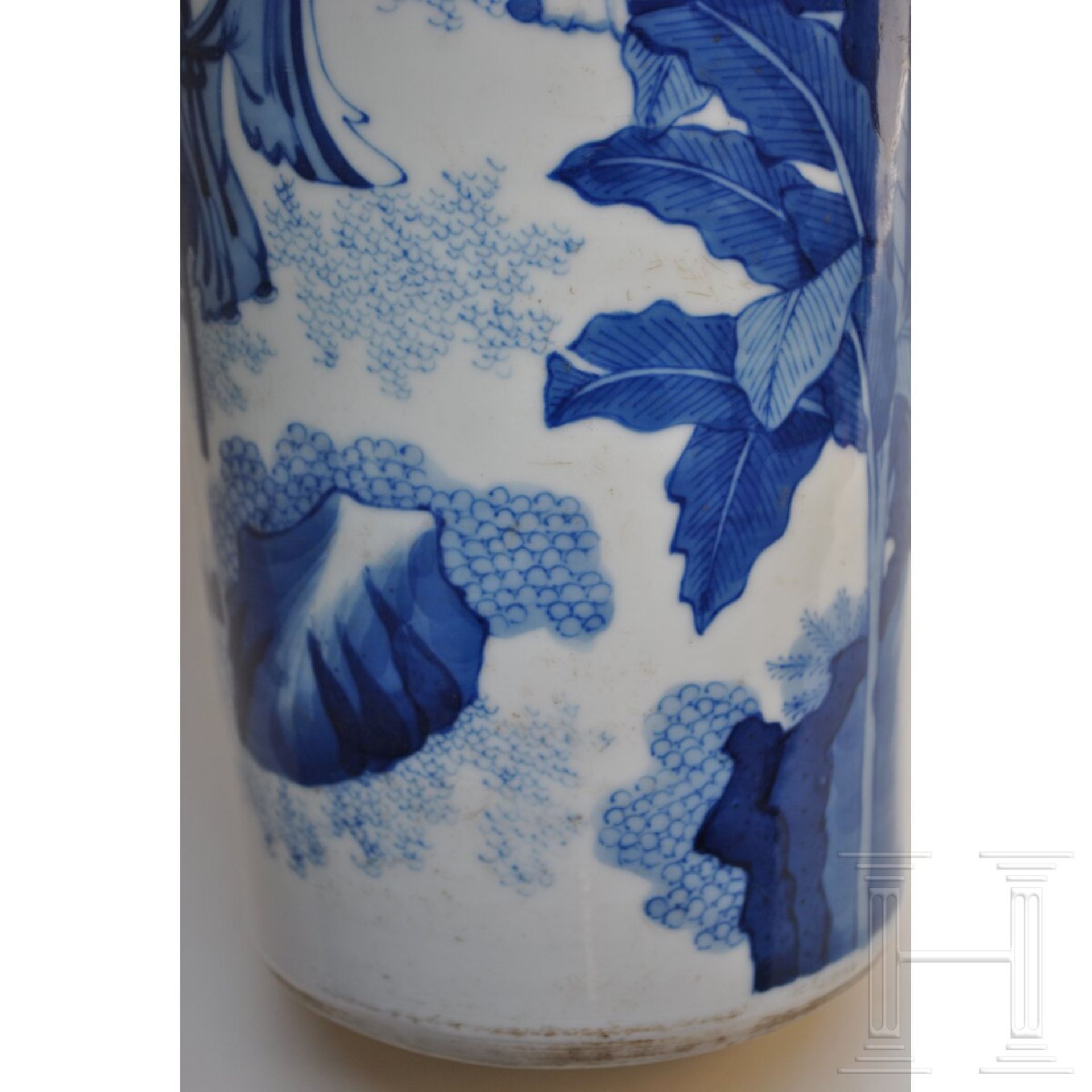 Große blaue-weiße Vase mit Soldatenszene, China, wohl Kangxi-Periode (18. Jhdt.) - Bild 17 aus 20
