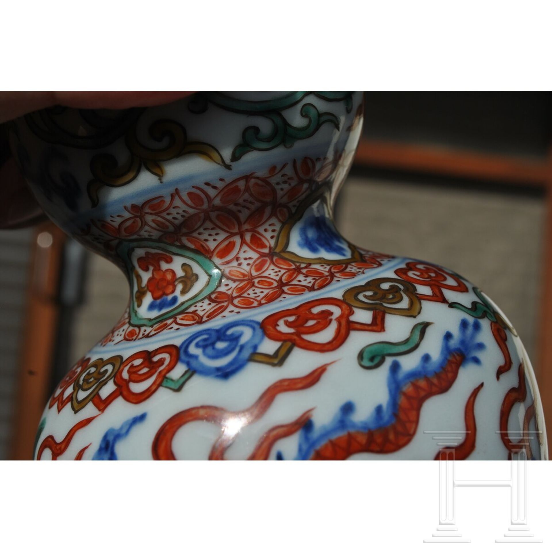 Doppelkürbis-Wucai-Vase mit Jiajing-Sechszeichenmarke, China, 20. Jhdt. - Image 11 of 28