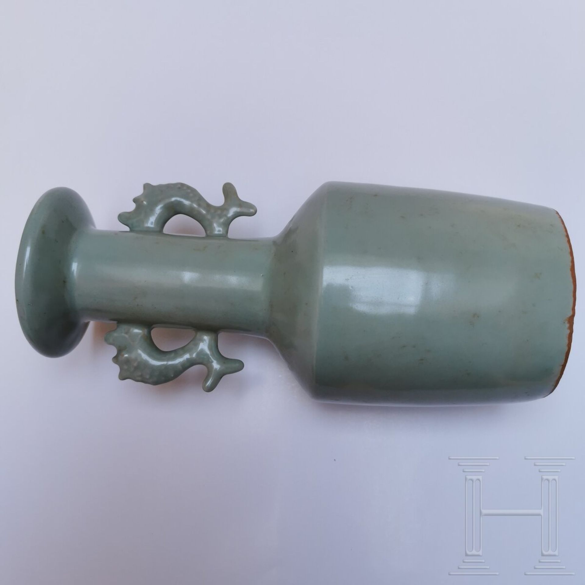 Longquan-Seladon-Mallet-Vase "Kinuta", China, wohl südliche Song-Dynastie - Bild 7 aus 15