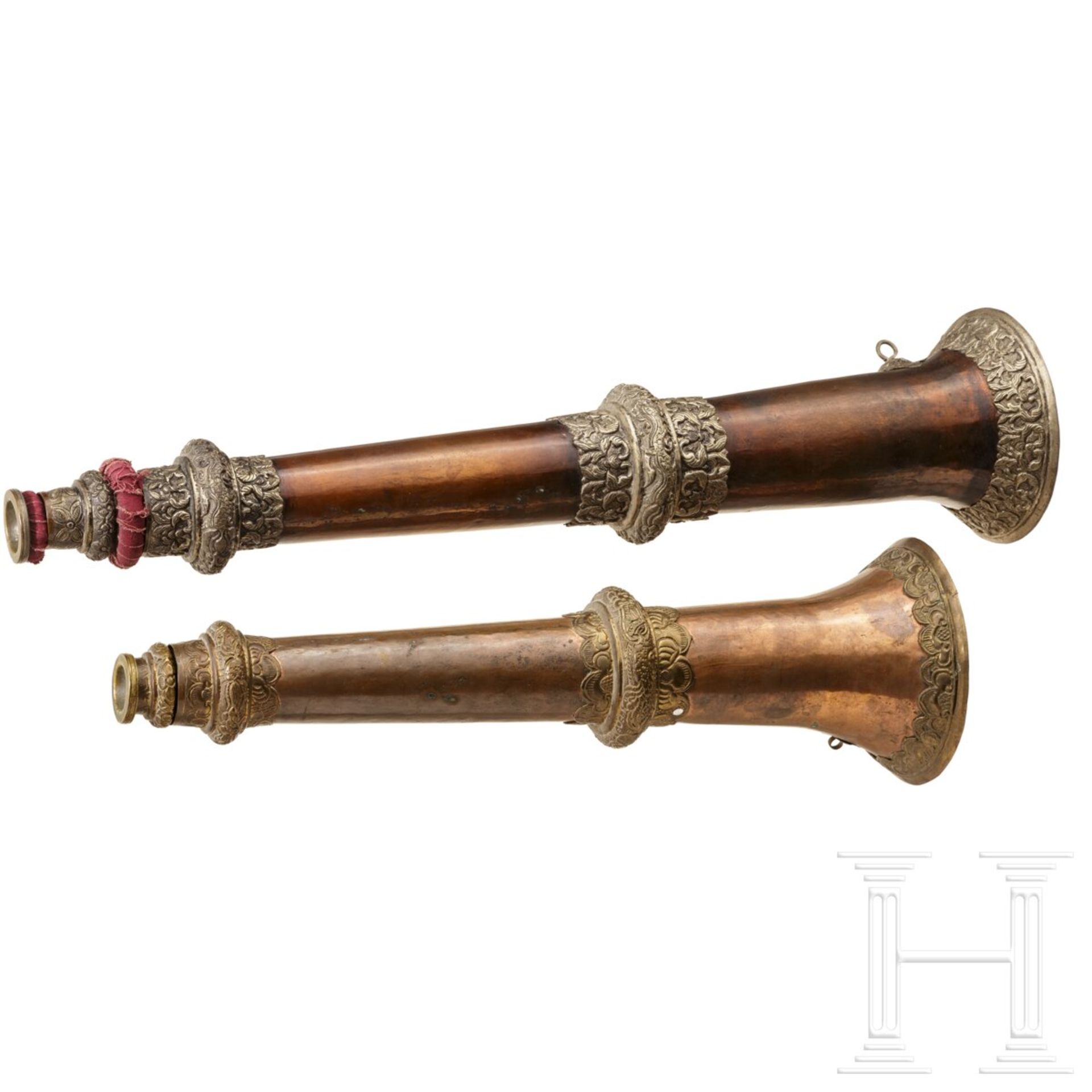 Zwei Tempeltrompeten (Dungchen), Nepal, um 1900 - Image 2 of 5