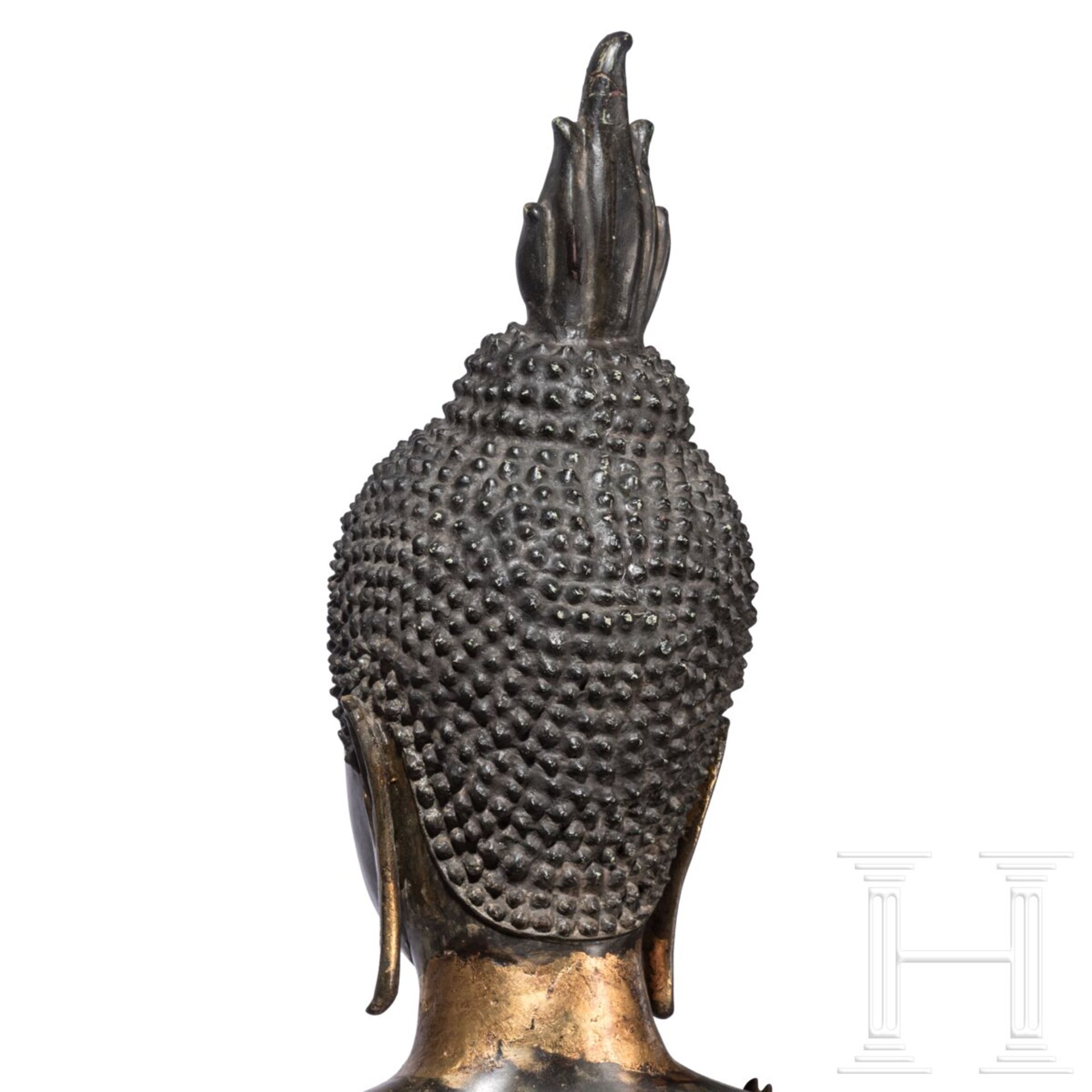 Große Bronze des stehenden Buddha, Thailand, 18./19. Jhdt. - Bild 6 aus 6