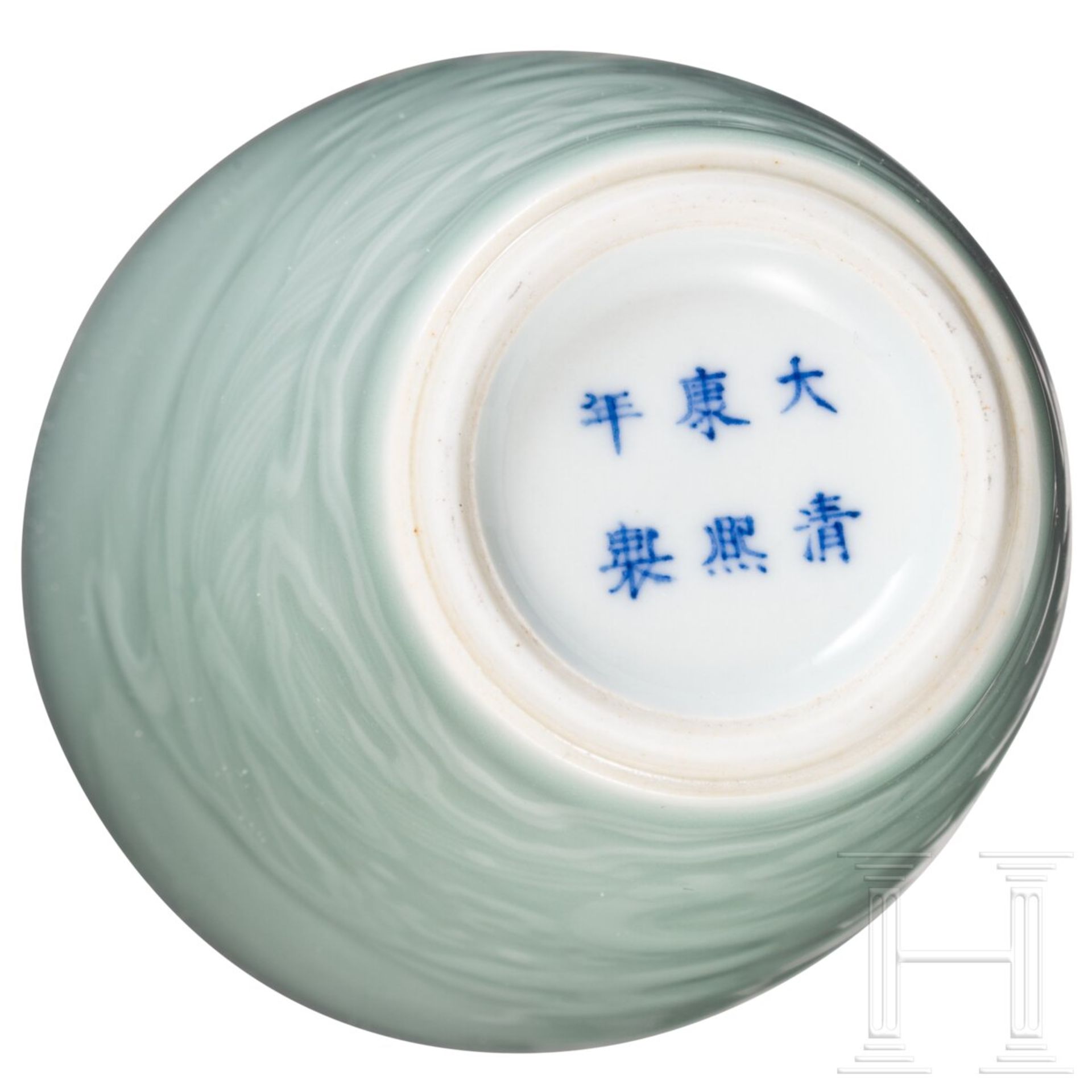 Kleine Seladon-Vase, China, wahrscheinlich 19./20. Jhdt. - Image 3 of 15