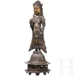 Vergoldete Bronzestatuette Avalokiteshvaras, Korea, Vereinigtes Silla (668 - 935)