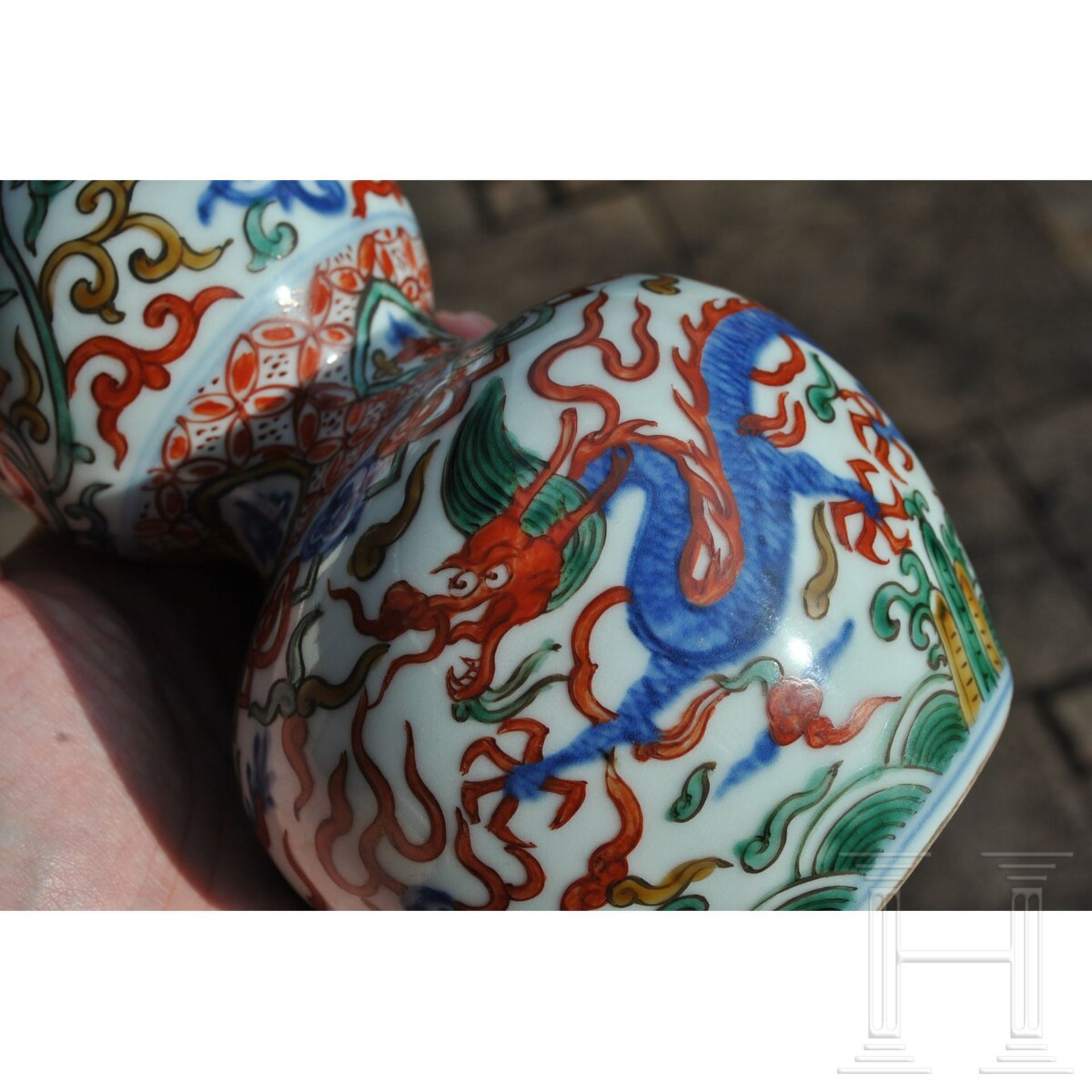 Doppelkürbis-Wucai-Vase mit Jiajing-Sechszeichenmarke, China, 20. Jhdt. - Image 17 of 28