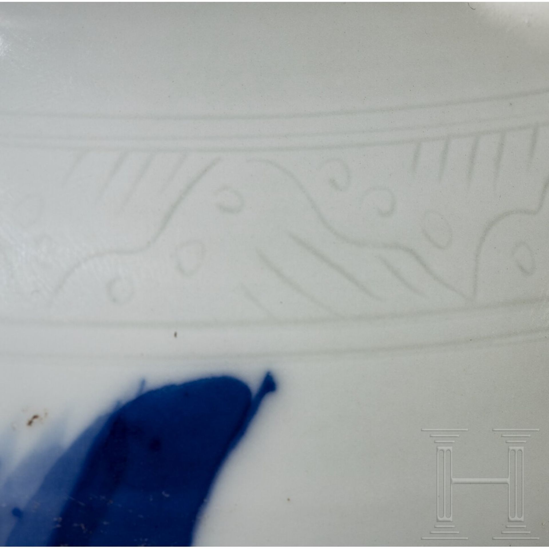 Große blaue-weiße Vase mit Soldatenszene, China, wohl Kangxi-Periode (18. Jhdt.) - Bild 8 aus 20