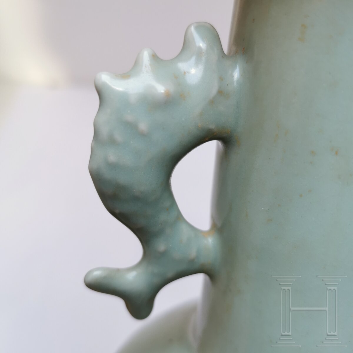 Longquan-Seladon-Mallet-Vase "Kinuta", China, wohl südliche Song-Dynastie - Image 13 of 15
