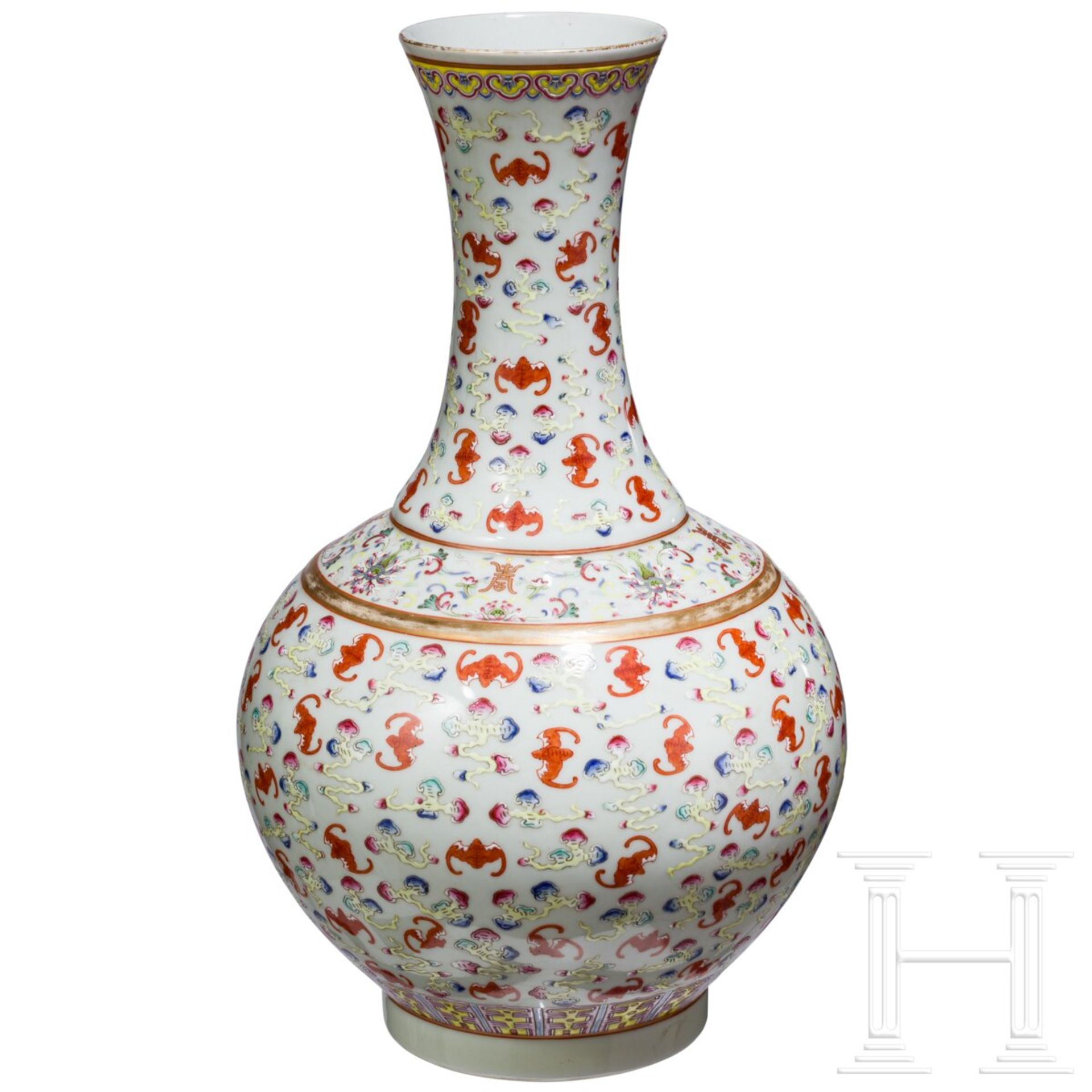 Große Famille-rose-Vase mit Fledermäusen und Guangxu-Sechszeichenmarke, China, wohl aus dieser Zeit