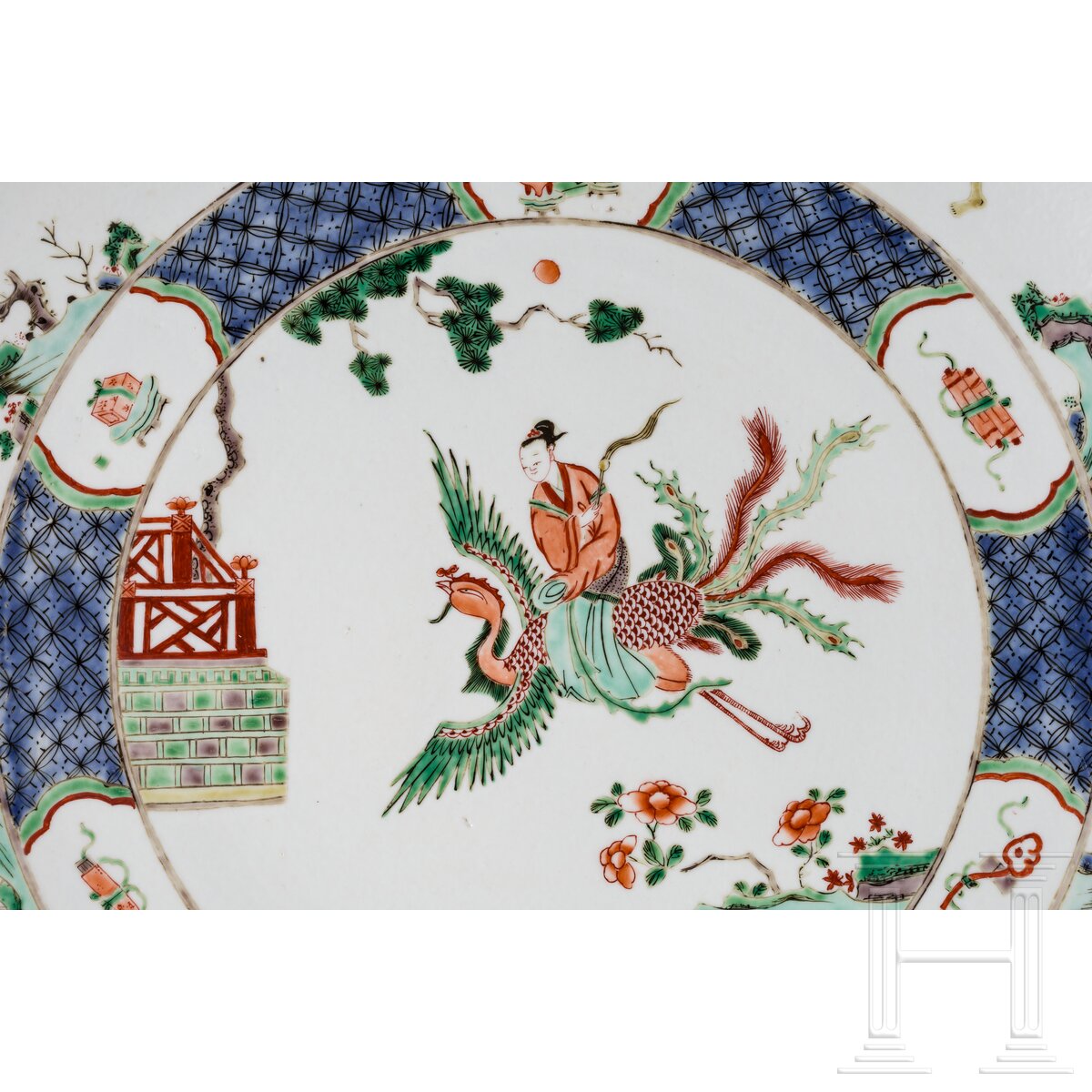 Zwei große Famille-verte-Teller mit figürlichem Dekor, China, wohl Kangxi-Periode (18. Jhdt.) - Image 4 of 41