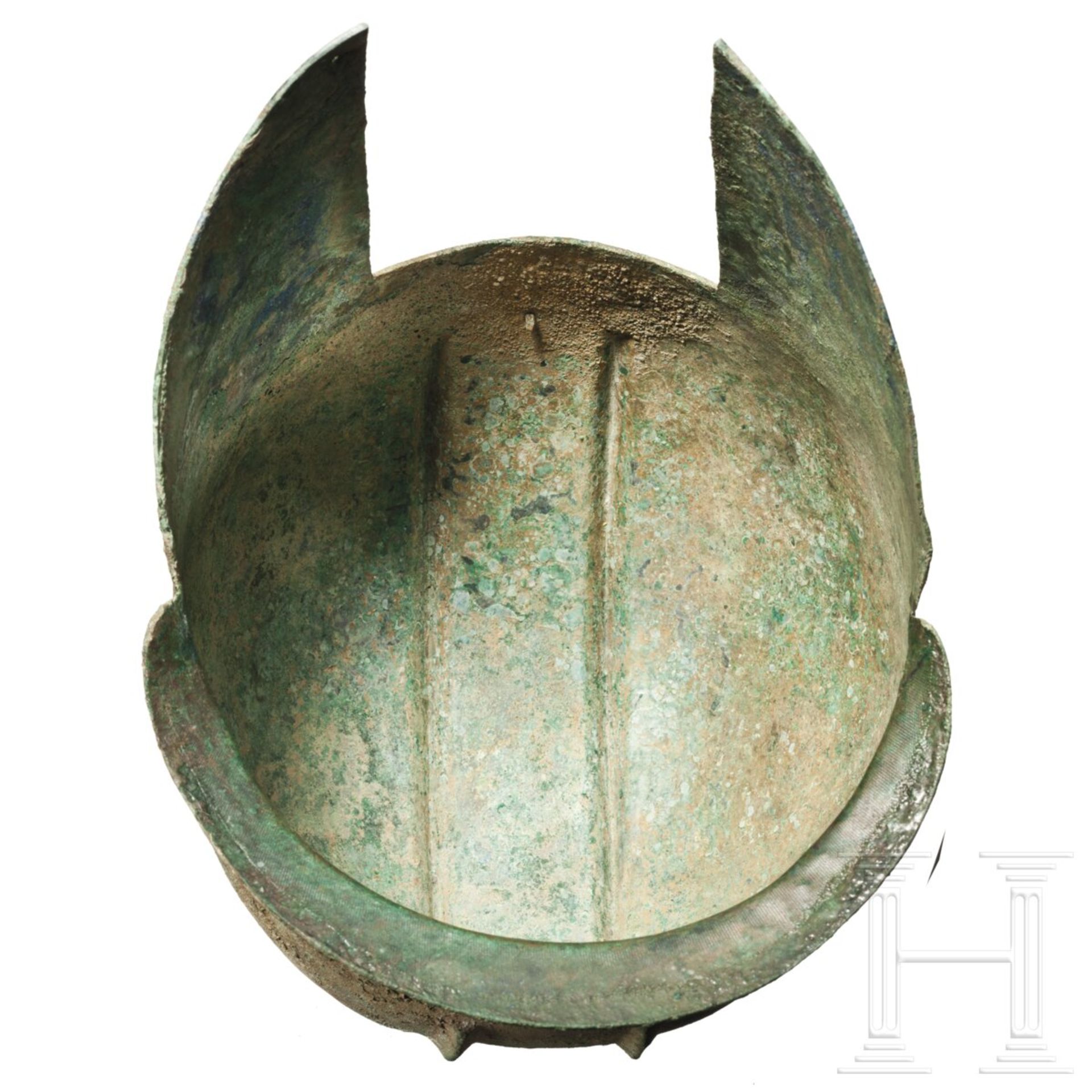 Illyrischer Helm, Form 3A, Variante 3, 2. Hälfte 6. - 5. Jhdt. v. Chr. - Bild 5 aus 6