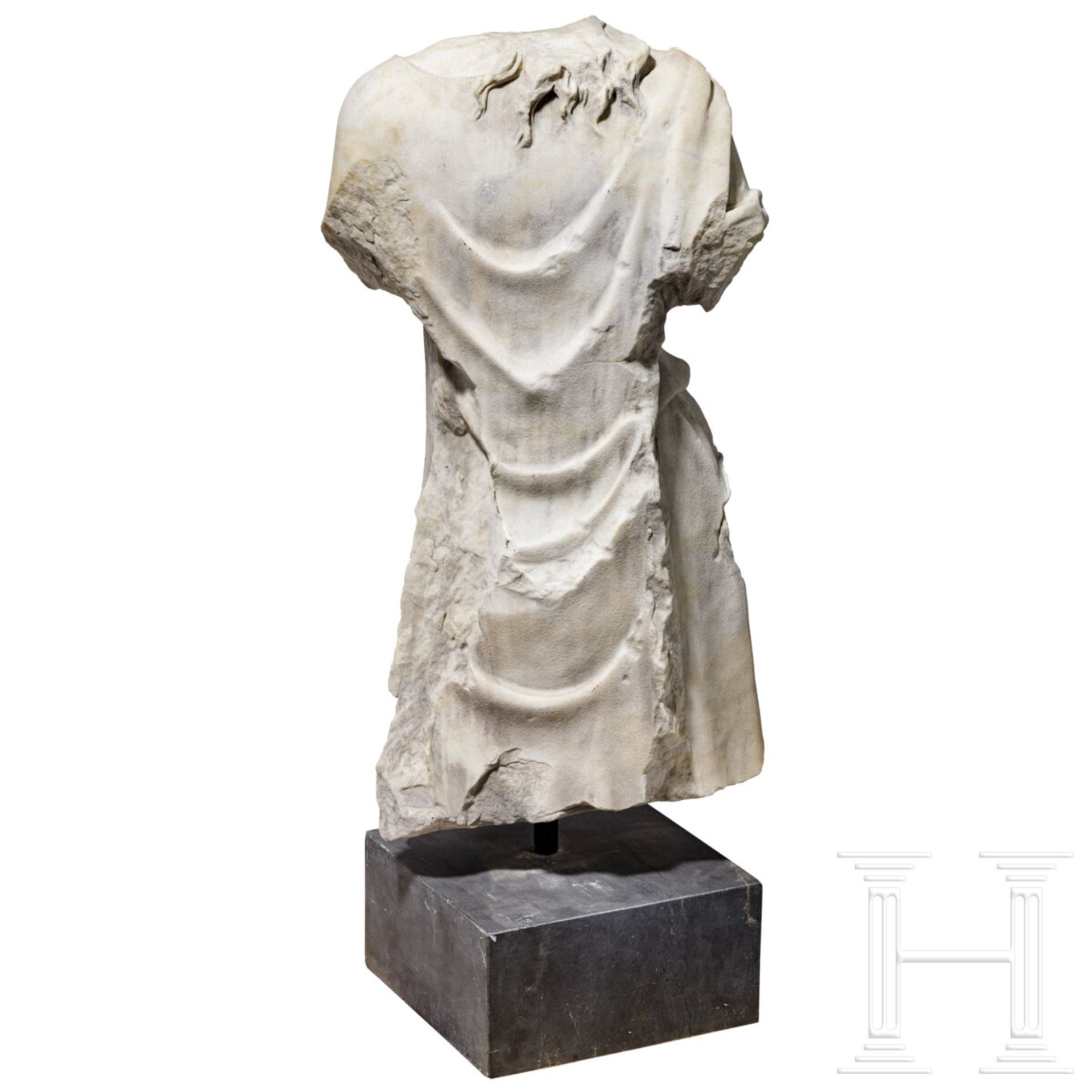 Klassizistischer Marmortorso nach dem Vorbild einer antiken Artemis-Statue, um 1800 - frühes 19. Jhd - Image 5 of 7