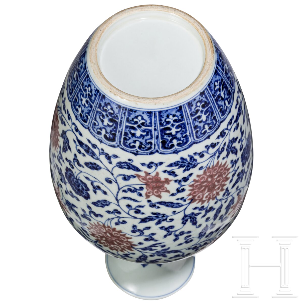 Große blau-weiße Vase mit kupferroten Lotusblüten, China, wohl Qianglong-Periode - Image 5 of 16
