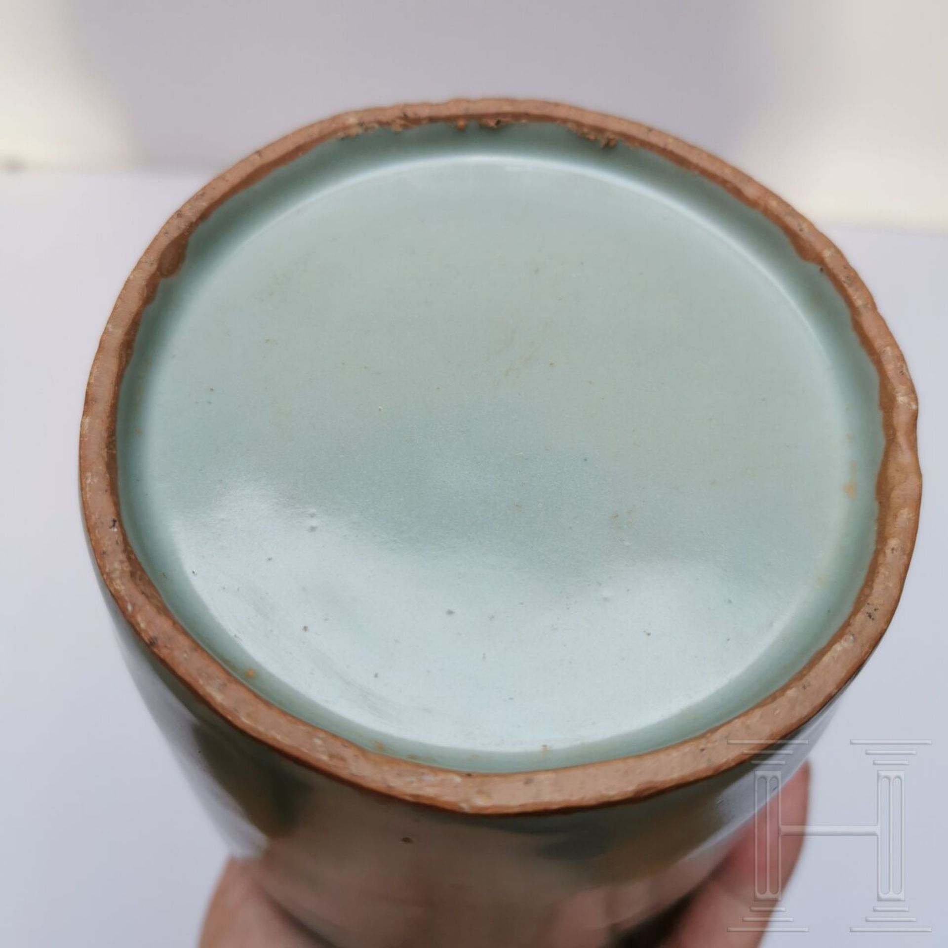 Longquan-Seladon-Mallet-Vase "Kinuta", China, wohl südliche Song-Dynastie - Bild 15 aus 15