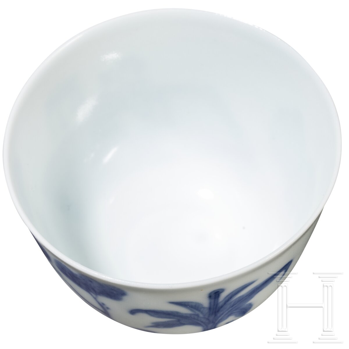 Blau-weißes Koppchen mit erotischer Darstellung und Kangxi-Marke, wohl aus dieser Zeit (18. Jhdt.) - Image 3 of 12