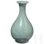Longquan-Seladon-Yuhuchun-Vase, wohl Ming-Dynastie (1368 - 1644)