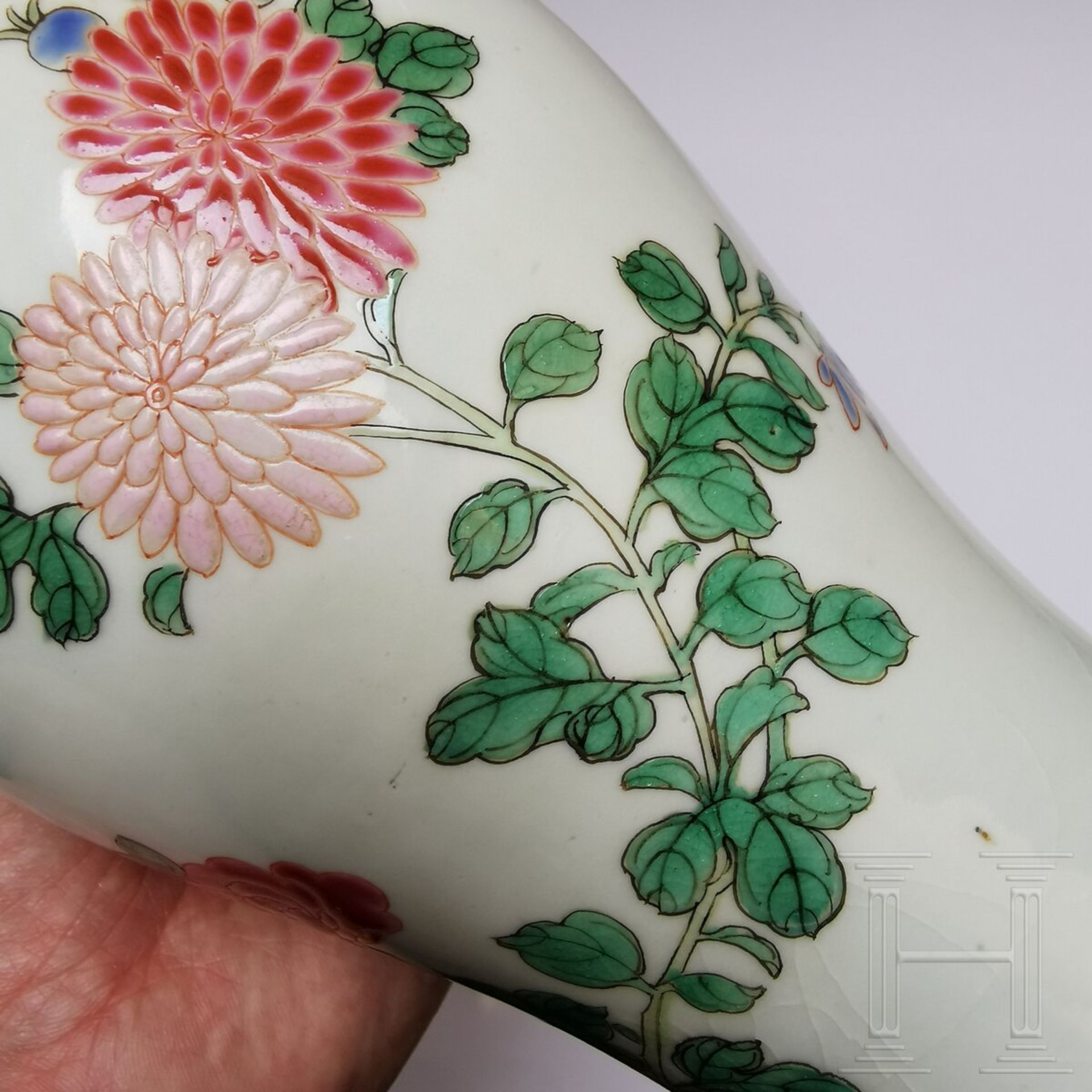 Famille-rose-Meiping-Vase mit Vogel und Blüten, China, wohl Yongzheng-Periode - Bild 19 aus 19